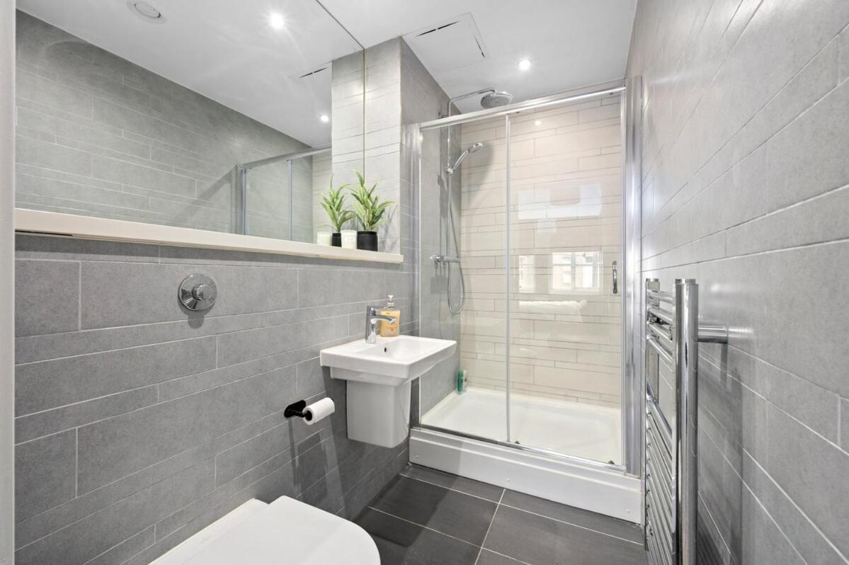 Cozy In - Parking, Wi-fi, Kitchen * Manchester