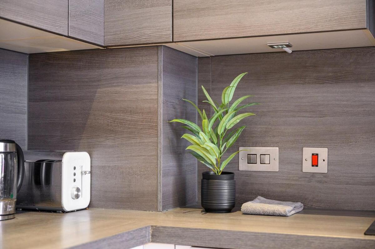 Apartamento Cozy In - Parking, Wi-fi, Kitchen Manchester